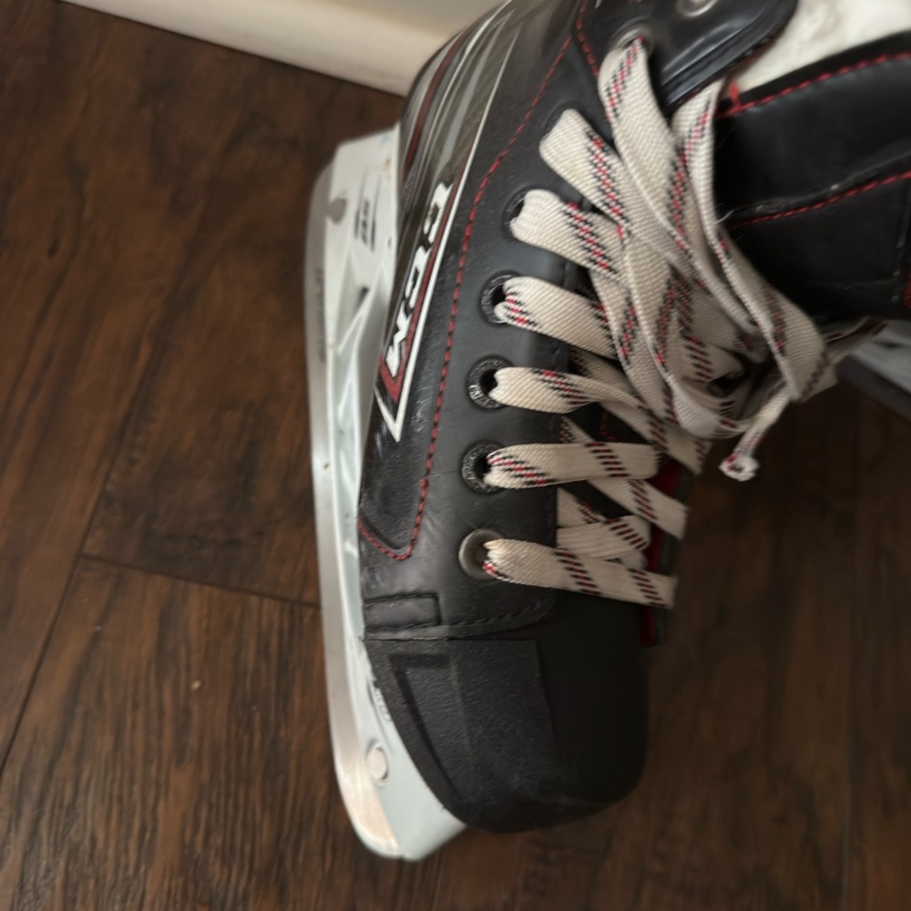 CCM Kids Hockey Skates – Hard-to-Find Size 2.5 – Used, Great Condition - Picture 6 of 14